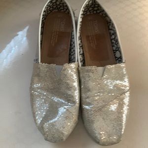 COPY - Toms flats silver color size 8 wide used